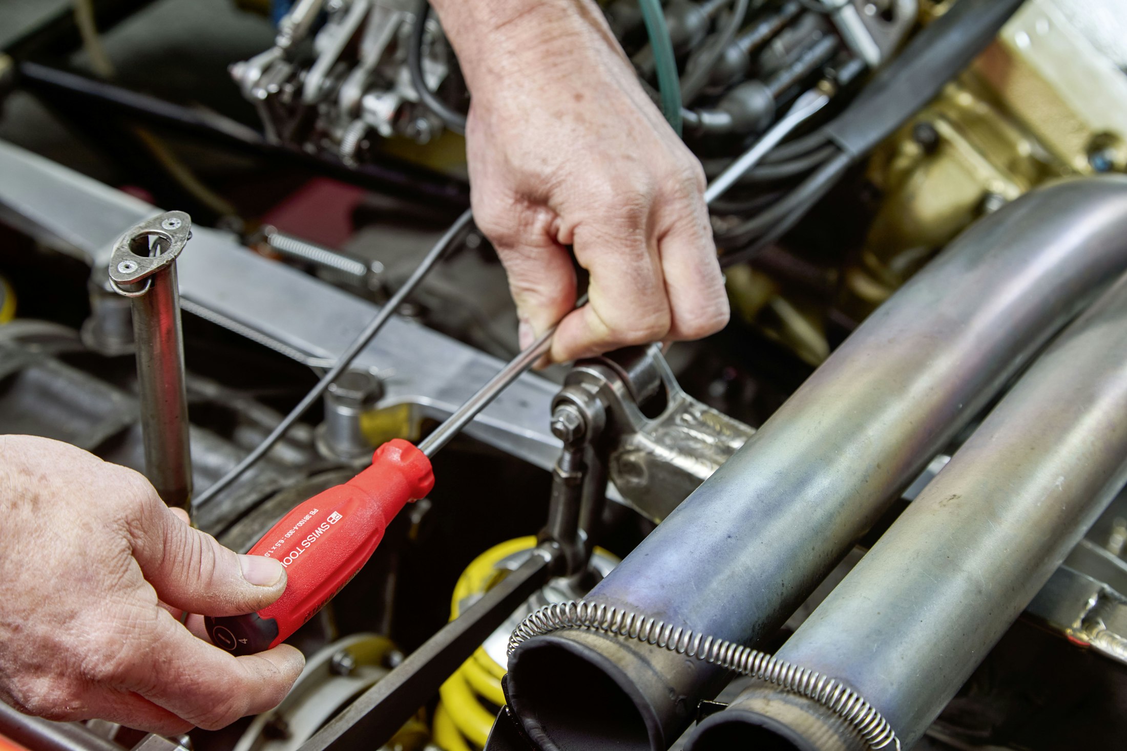 RR Auto Garage technician